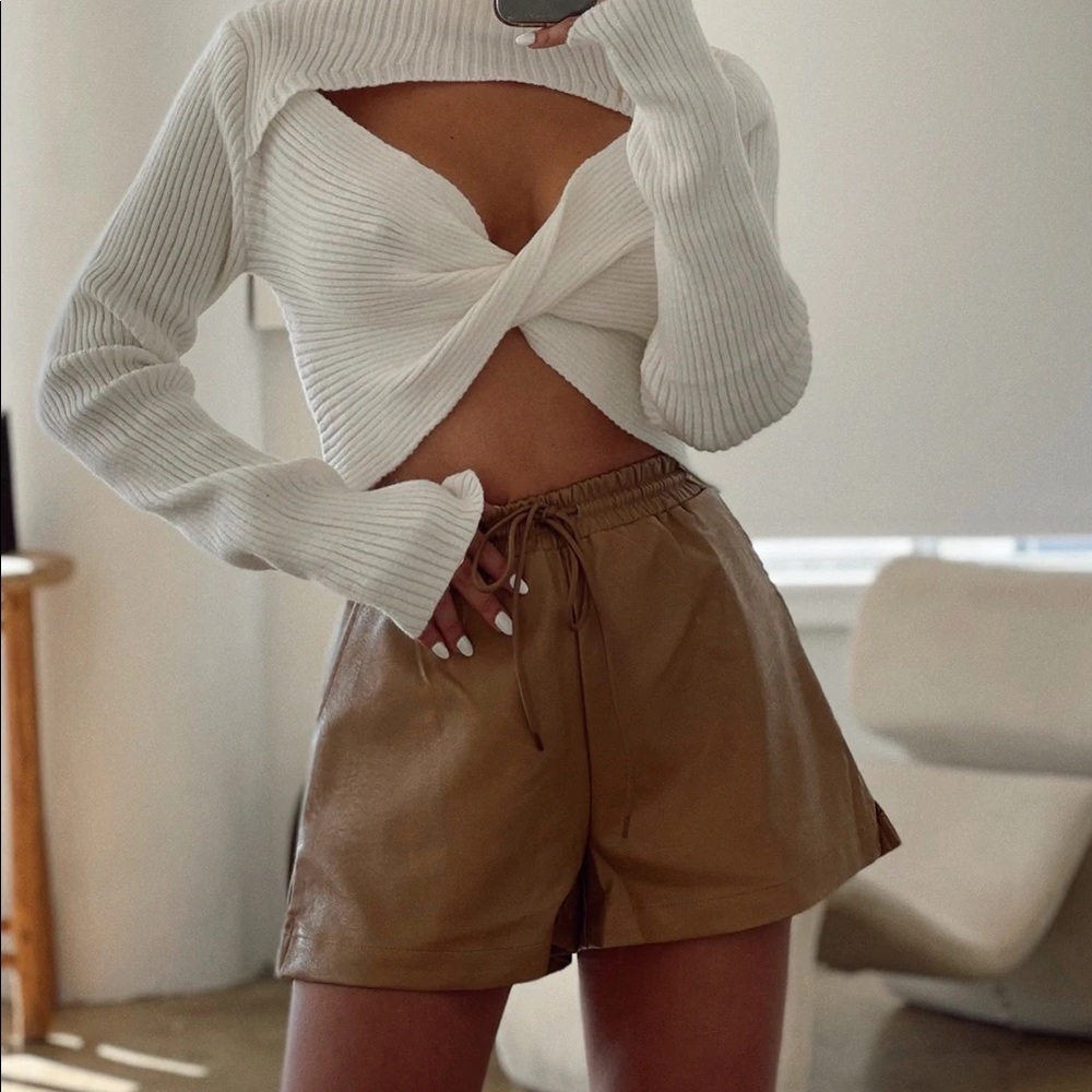 Brand new Ivones Short